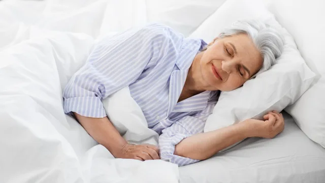 older-woman-sleeping-in-bed-1 | Geria DErmatology