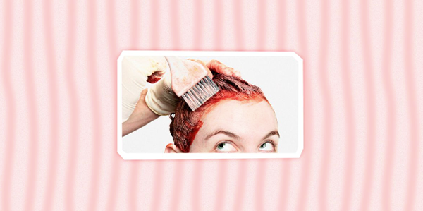 woman dying her hair | Geria dermatology
