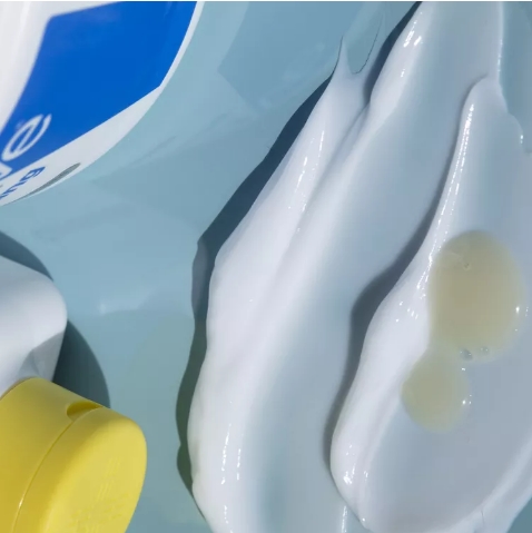 Right-and-Wrong-Way-to-Moisturize