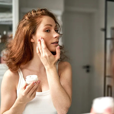 Signs-Your-Skins-Moisture-Barrier-Is-Broken-and-How-to-Fix-It-According-to-Dermatologists