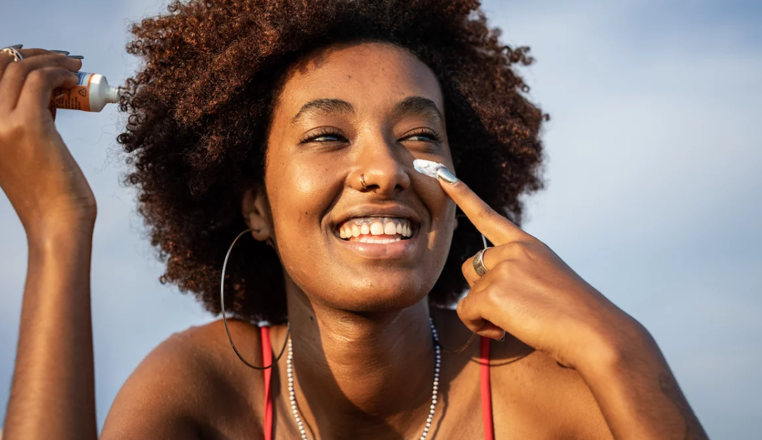 This-Vitamin-C-Infused-SPF-Simultaneously-Brightens-and-Protects-Your-Skin | GEria Dermatology