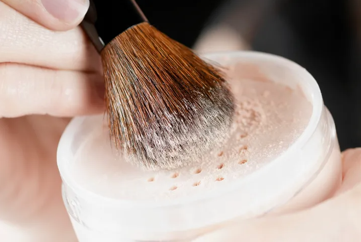 Is-Talc-In-Makeup-Dangerous-For-Your-Health | Geria Dermatology